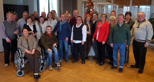 Gruppenfoto der  Teilnehmer beim Treffen im den Räumen des ZaR